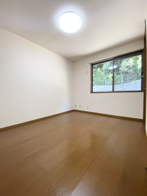 【洋室】 | THE RITZ