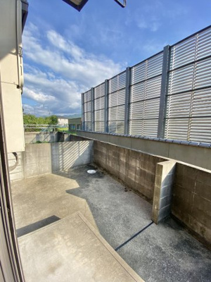 【庭】 | THE RITZ