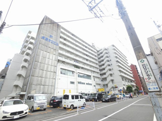 【外観】 | 総戸数２５０戸、昭和５８年１１月築、管理人は日勤勤務につき管理体制良好です♪
