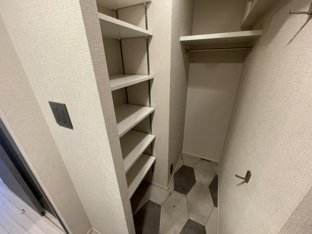 ART RESIDENCE IN OoTAKA-no-MORI　の玄関