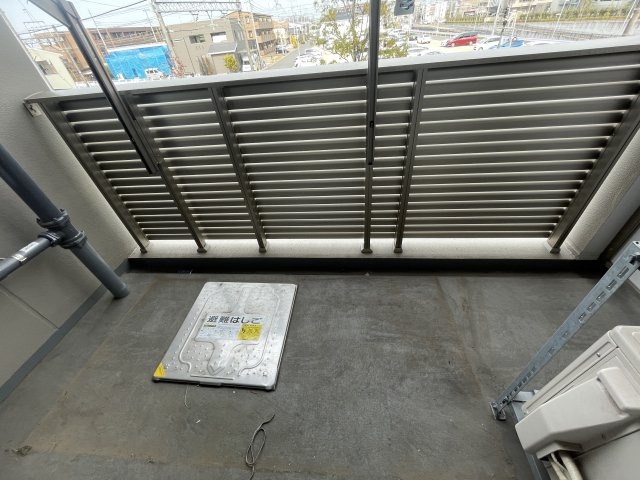ART RESIDENCE IN OoTAKA-no-MORI　のバルコニー