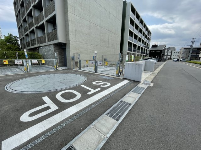 ART RESIDENCE IN OoTAKA-no-MORI　の駐車場
