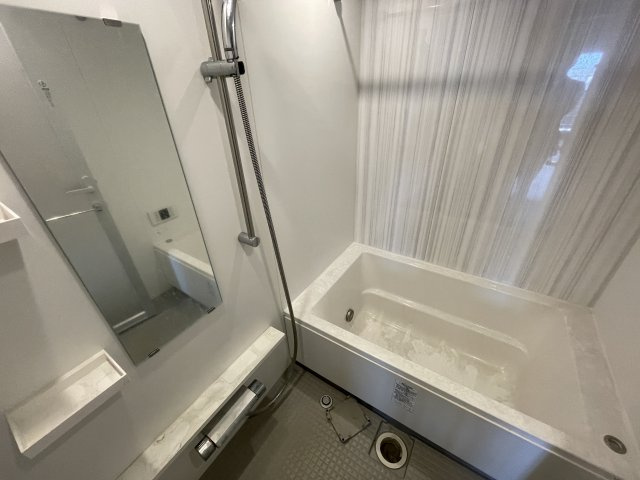 ART RESIDENCE IN OoTAKA-no-MORI　の浴室