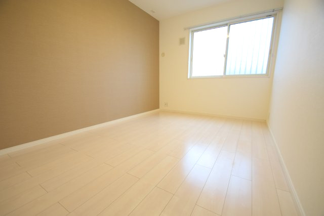 【寝室】 | 落ち着いて過ごせるお部屋なので、寝室にいかがでしょうか