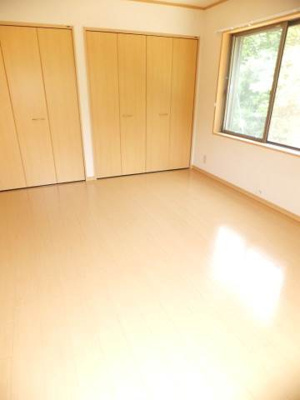 【居間・リビング】 | ブリリアンコート | 南向きの明るいお部屋です♪※別部屋の参考写真