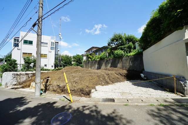 開放感のオープンキッチン、住宅用耐震ボードが採用されたお住まい。の外観|保土ケ谷区川島町の全2棟、新築分譲住宅です。