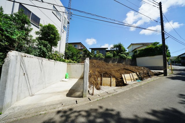 開放感のオープンキッチン、住宅用耐震ボードが採用されたお住まい。の外観|住環境に配慮された第一種低層住居専用地域。