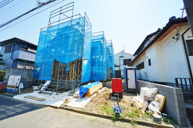 【横浜市保土ケ谷区上菅田町418-36新築戸建て】★仲介手数料無料★（上菅田笹の丘小学校・上菅田中学校）の外観|お洗濯中の急な雨にも慌てずに済むインナーバルコニー採用。