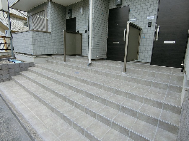 アムールKENのエントランス