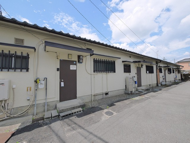 出口貸家の外観|外観もきれいです