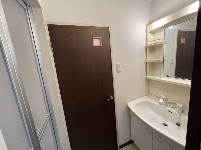 フレール花山手の洗面所