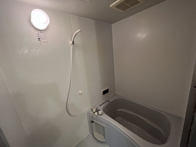 フレール花山手の浴室