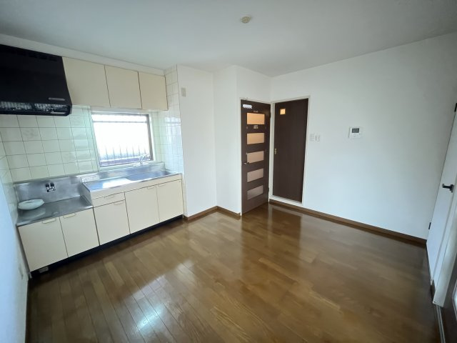 フレール花山手の居間・リビング