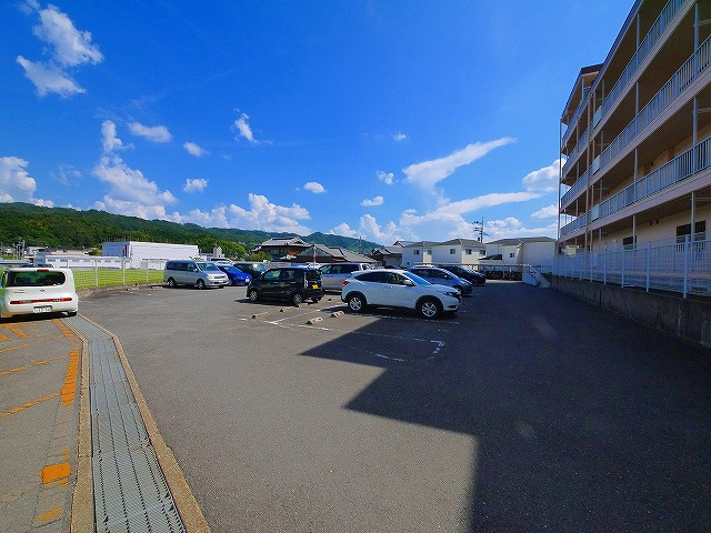 第3サンコウハイツの駐車場