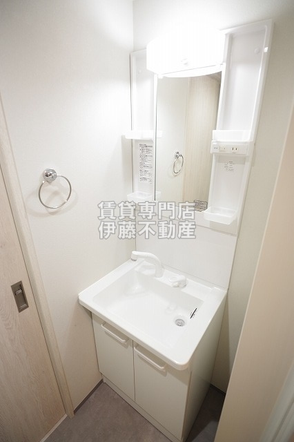 CRASTINE上飯田東町4丁目の洗面所