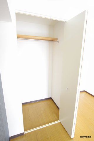 ファーストリバー　仲介手数料無料の収納