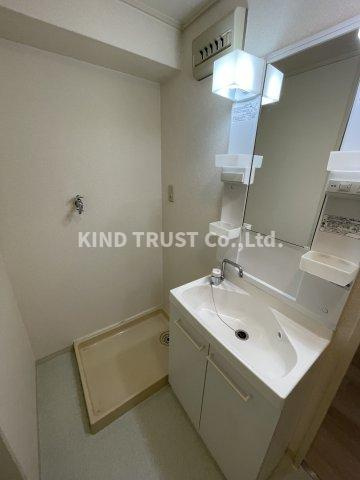 メゾンベルクレール中津の洗面所|脱衣スペースもあります