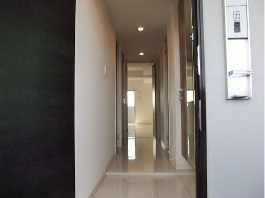 アルファスマート西国分【キャッシュバック対象物件】の玄関|ゆったりとした玄関です