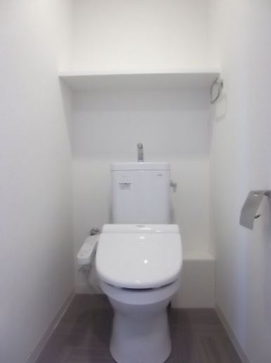 アルファスマート西国分【キャッシュバック対象物件】のトイレ|ゆったりとした空間のトイレです