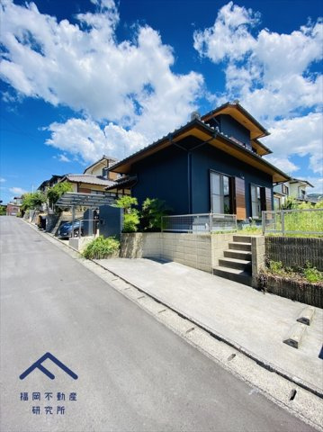宗像市自由ヶ丘南2丁目　戸建ての前面道路含む現地写真