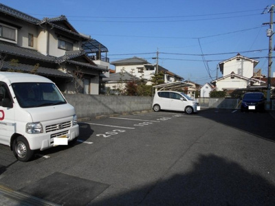 【駐車場】 | ハイカムールハピネスA棟