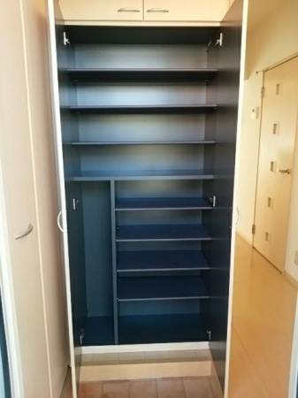 リビングタウンかじま台　Cの収納