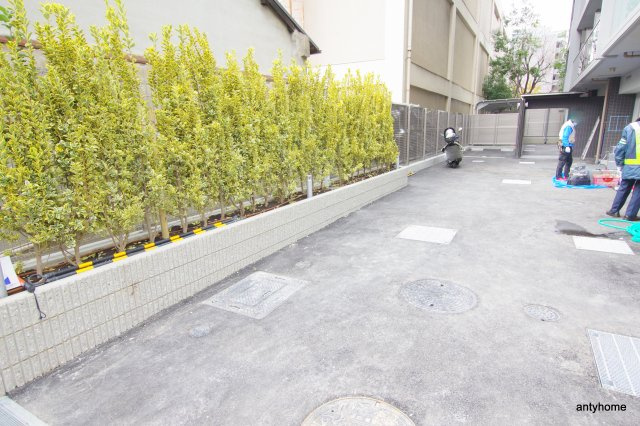 エスキュート梅田東　仲介手数料無料の駐車場