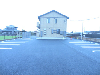 【駐車場】