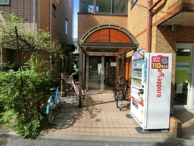 プラザ田町のエントランス
