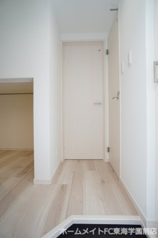 熊本市中央区国府４丁目のアパートの玄関