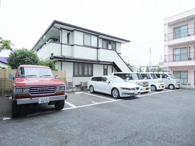 土方マンションの駐車場