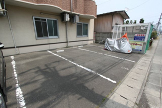 【駐車場】