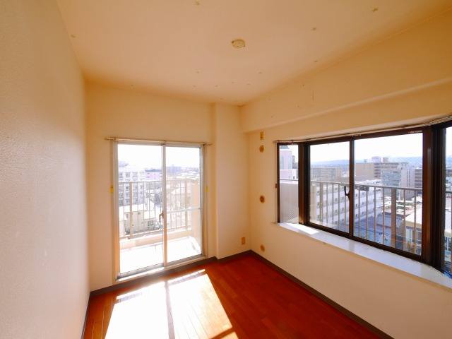 奈良瓦堂町スカイマンションの洋室|個人の部屋や寝室として使える洋室です