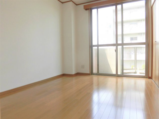 ロイヤル芝原南館の洋室