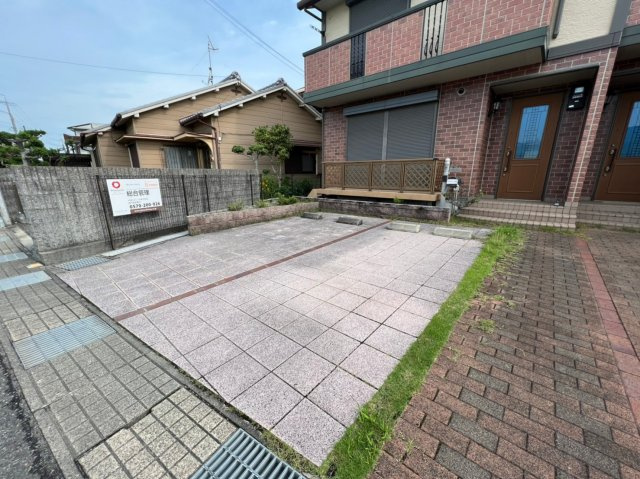 セジュール　ル・サントルの駐車場