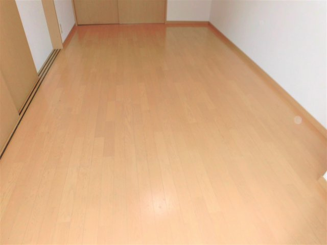 ロイヤル芝原北館の洋室