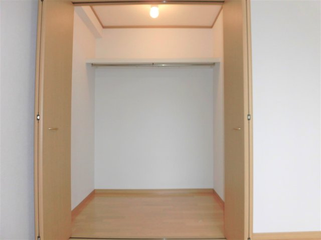 ロイヤル芝原北館の収納