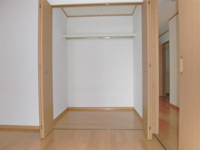 ロイヤル芝原北館の収納