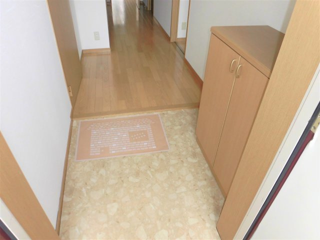 ロイヤル芝原北館の玄関