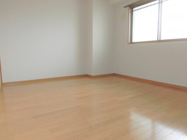 ロイヤル芝原北館の洋室