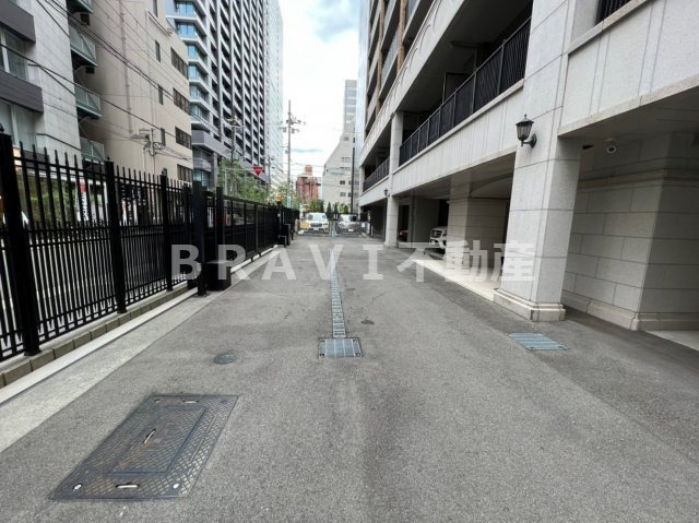 ザ・大阪レジデンス備後町　BRAVI不動産の駐車場|【ザ・大阪レジデンス備後町】駐車場完備です