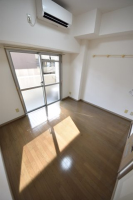 【居間・リビング】 | ソレイユ・ド元町