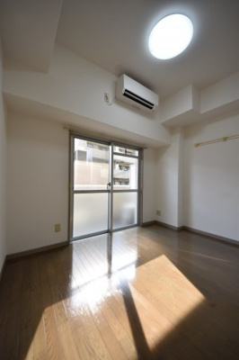 【居間・リビング】 | ソレイユ・ド元町