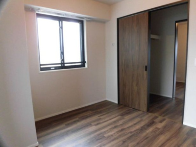 【寝室】 | レーベンはりまや橋ＭＩＤＣＯＵＲＴ | 6.6帖洋室