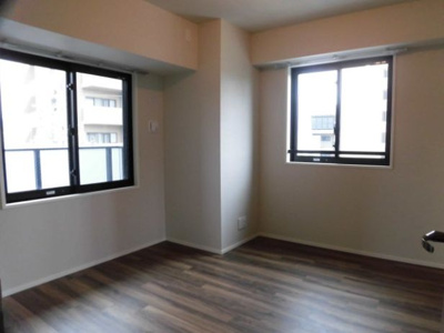 【寝室】 | レーベンはりまや橋ＭＩＤＣＯＵＲＴ | 北東側洋室