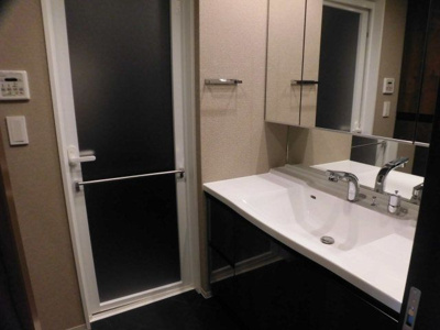 【洗面所】 | レーベンはりまや橋ＭＩＤＣＯＵＲＴ | シャワー洗面台