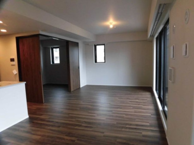 【居間・リビング】 | レーベンはりまや橋ＭＩＤＣＯＵＲＴ | 16.7帖リビング+3.4所キッチン