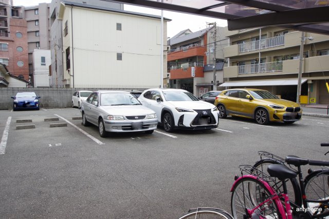 ノルデンハイム新北野　仲介手数料無料の駐車場