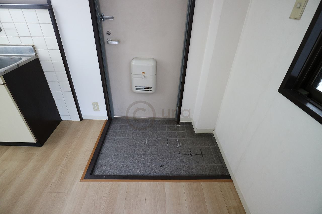 大石マンションの玄関