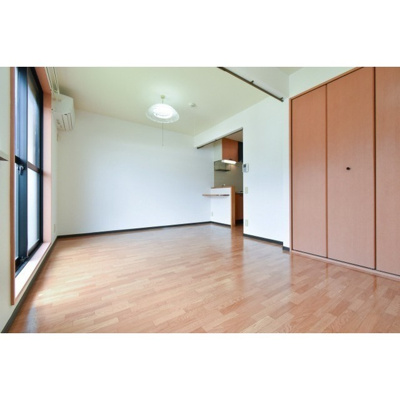 【寝室】 | ロイヤルハイツE棟